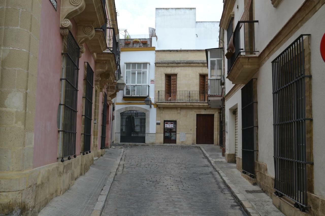 Sherryflat Caballeros - Parking Jerez de la Frontera Exterior foto